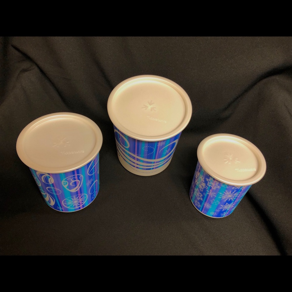 NWOT Tupperware  Christmas Canisters, 3 pc set.  12 Cup, 8 Cup, 5 Cup capacities - Picture 3 of 7